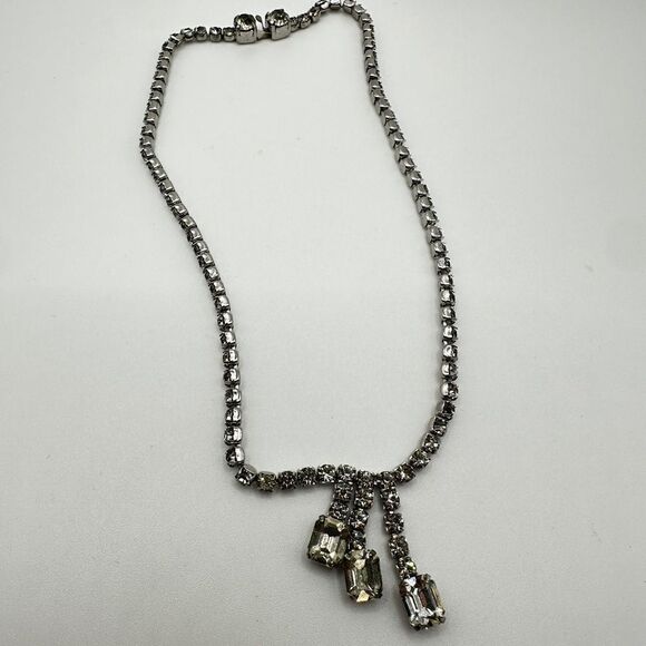 SALE Vintage 15” rhinestone necklace! - Picture 13 of 13